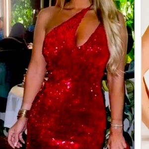 Zara 👑 👠 Turn heads! Red Zara sequin dress one shoulder